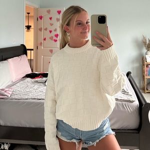 Cream Abercrombie Sweater WORN ONCE